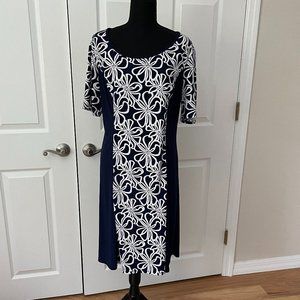 Sami & Jo Navy Shift dress with White flower accents - size XL